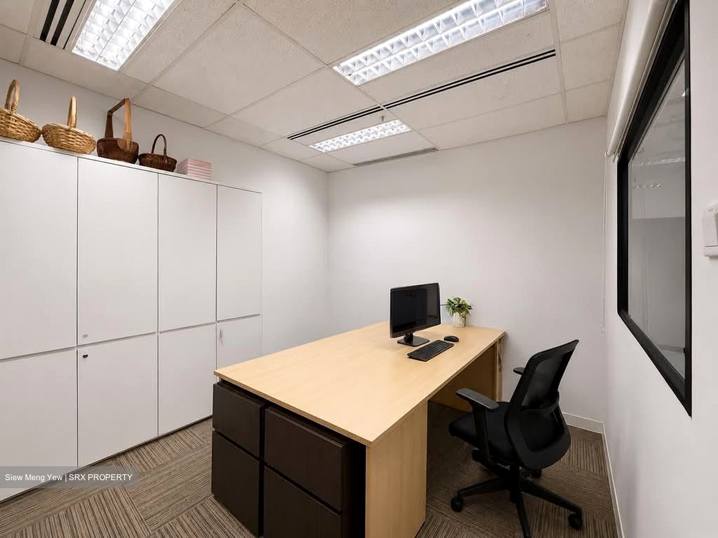 Robinson 112 (D1), Office #588637811